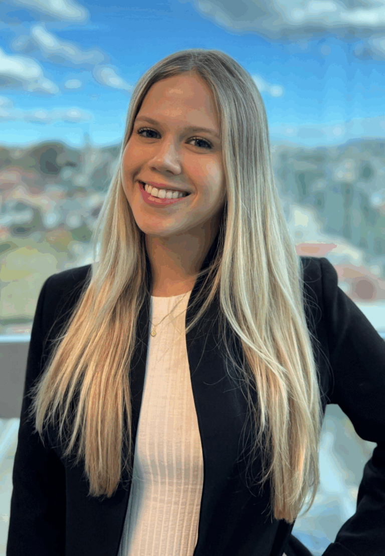 LAURA MOLZ MARIA  Estagiária - Reestruturação e Insolvência